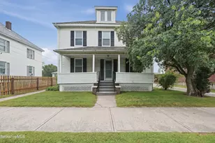 1228 East St, Pittsfield, MA 01201 - Photo 1