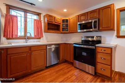 61 Sheffield St, Pittsfield, MA 01201 - Photo 6