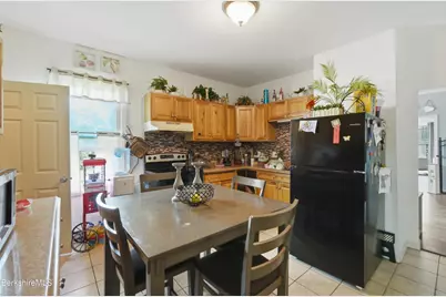 158-160 Linden St, Pittsfield, MA 01201 - Photo 8