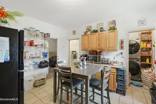 158-160 Linden St, Pittsfield, MA 01201 - Photo 10