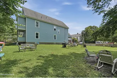 158-160 Linden St, Pittsfield, MA 01201 - Photo 4