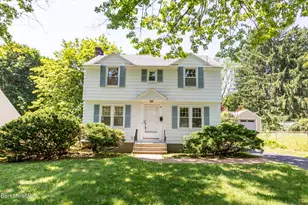 85 Somerset Ave, Pittsfield, MA 01201 - Photo 2