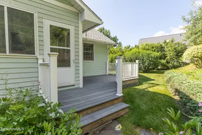 6 Kara Dr, Pittsfield, MA 01201 - Photo 10