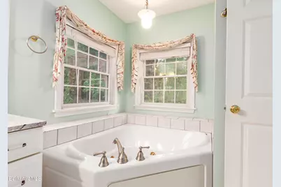 6 Kara Dr, Pittsfield, MA 01201 - Photo 24