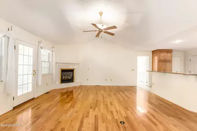 6 Kara Dr, Pittsfield, MA 01201 - Photo 18
