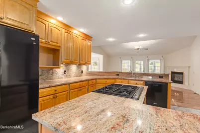 6 Kara Dr, Pittsfield, MA 01201 - Photo 14