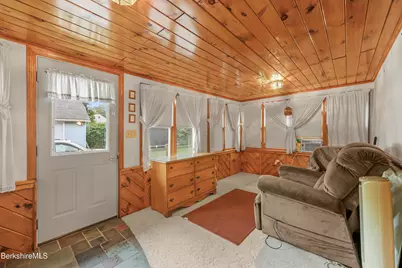 16 North St, North Adams, MA 01247 - Photo 16
