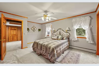 16 North St, North Adams, MA 01247 - Photo 24