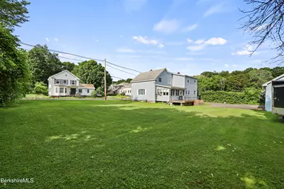 16 North St, North Adams, MA 01247 - Photo 38
