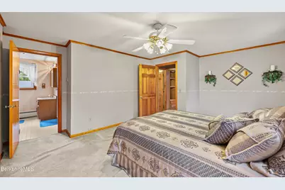 16 North St, North Adams, MA 01247 - Photo 22