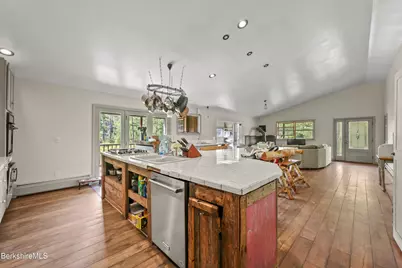 451 Williamstown Rd, Lanesborough, MA 01237 - Photo 14
