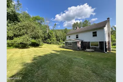 5 Apple St, Stockbridge, MA 01262 - Photo 2