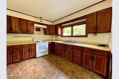 5 Apple St, Stockbridge, MA 01262 - Photo 14
