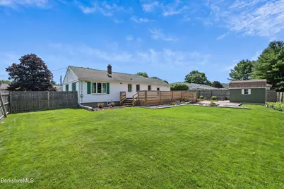 30 Joan Dr, Pittsfield, MA 01201 - Photo 34