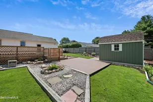 30 Joan Dr, Pittsfield, MA 01201 - Photo 28