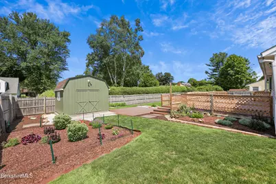 30 Joan Dr, Pittsfield, MA 01201 - Photo 32