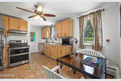 30 Joan Dr, Pittsfield, MA 01201 - Photo 6