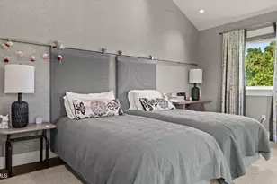 165 Kemble St, Lenox, MA 01240 - Photo 28