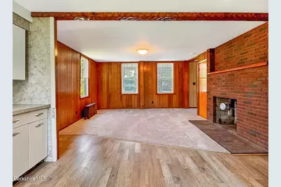 191 Fort Hill Ave, Pittsfield, MA 01201 - Photo 8