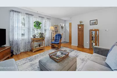 16 Patricia Ave, Pittsfield, MA 01201 - Photo 4