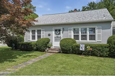 16 Patricia Ave, Pittsfield, MA 01201 - Photo 2