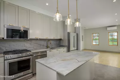 145-147 Pleasant St, North Adams, MA 01247 - Photo 30