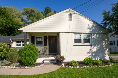 56 Saratoga Dr, Pittsfield, MA 01201 - Photo 2