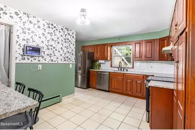 56 Saratoga Dr, Pittsfield, MA 01201 - Photo 8