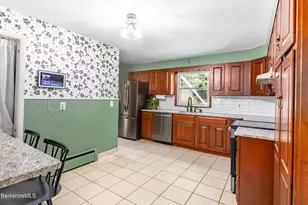 56 Saratoga Dr, Pittsfield, MA 01201 - Photo 8