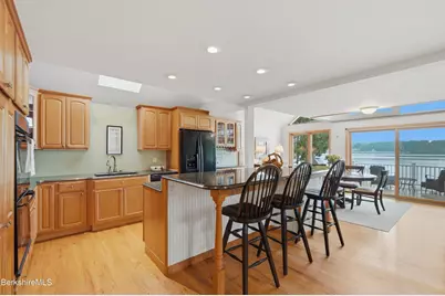 92 Ridge Ave, Pittsfield, MA 01201 - Photo 4