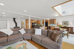 92 Ridge Ave, Pittsfield, MA 01201 - Photo 10
