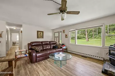 732 Main St, Becket, MA 01223 - Photo 10
