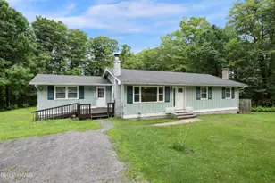 732 Main St, Becket, MA 01223 - Photo 2