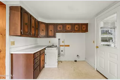 10 Summer St, Adams, MA 01220 - Photo 16