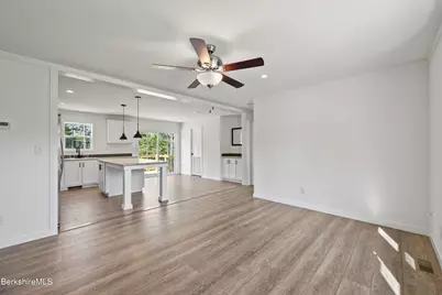 395 Cheshire Rd #111, Pittsfield, MA 01201 - Photo 4