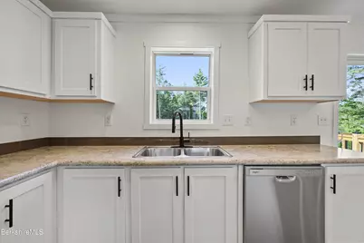 395 Cheshire Rd #111, Pittsfield, MA 01201 - Photo 14