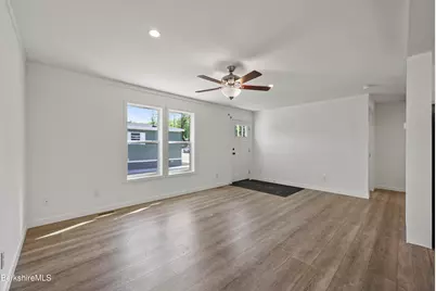 395 Cheshire Rd #111, Pittsfield, MA 01201 - Photo 6