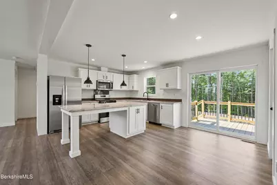 395 Cheshire Rd #111, Pittsfield, MA 01201 - Photo 18
