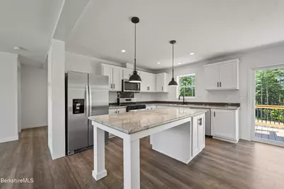 395 Cheshire Rd #111, Pittsfield, MA 01201 - Photo 10