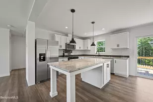 395 Cheshire Rd, Pittsfield, MA 01201 - Photo 10