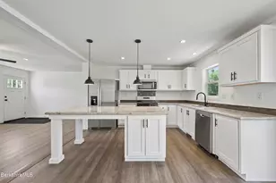 395 Cheshire Rd, Pittsfield, MA 01201 - Photo 10