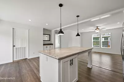 395 Cheshire Rd #122, Pittsfield, MA 01201 - Photo 14