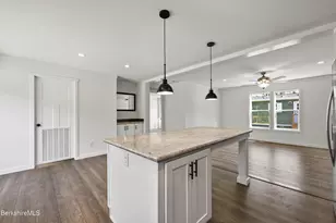 395 Cheshire Rd, Pittsfield, MA 01201 - Photo 14