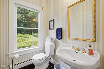 365 Oblong Rd, Williamstown, MA 01267 - Photo 16