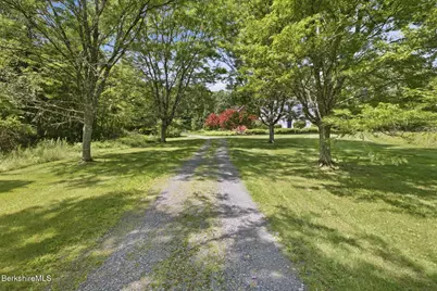 365 Oblong Rd, Williamstown, MA 01267 - Photo 4