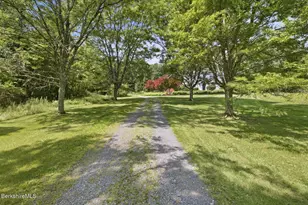 365 Oblong Rd, Williamstown, MA 01267 - Photo 4
