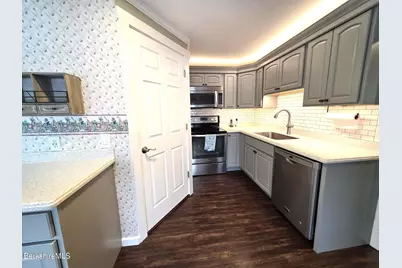 4 Albert St, Adams, MA 01220 - Photo 6