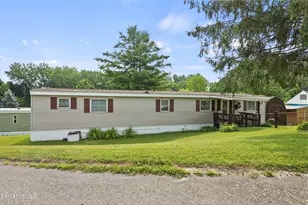 1 Lakewood Cir, Pittsfield, MA 01201 - Photo 2