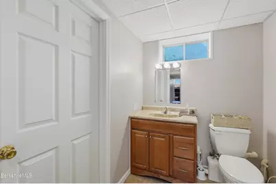 70 Franklin St, Dalton, MA 01226 - Photo 58