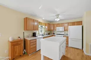 70 Franklin St, Dalton, MA 01226 - Photo 6